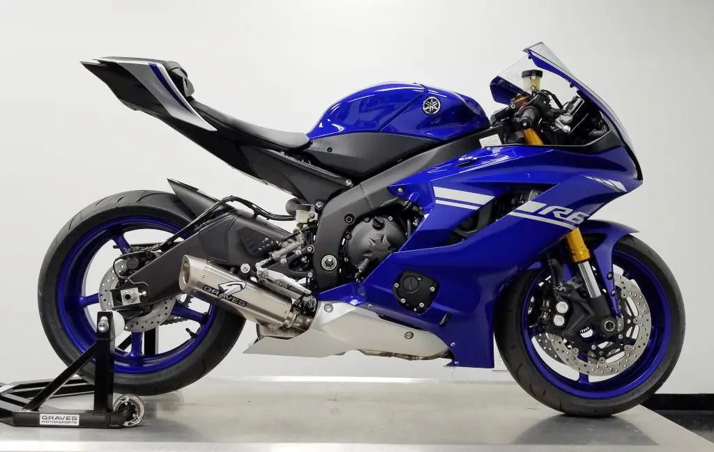 Graves Motorsports Yamaha R6 Cat-Back Slip-On Titanium Exhaust 2