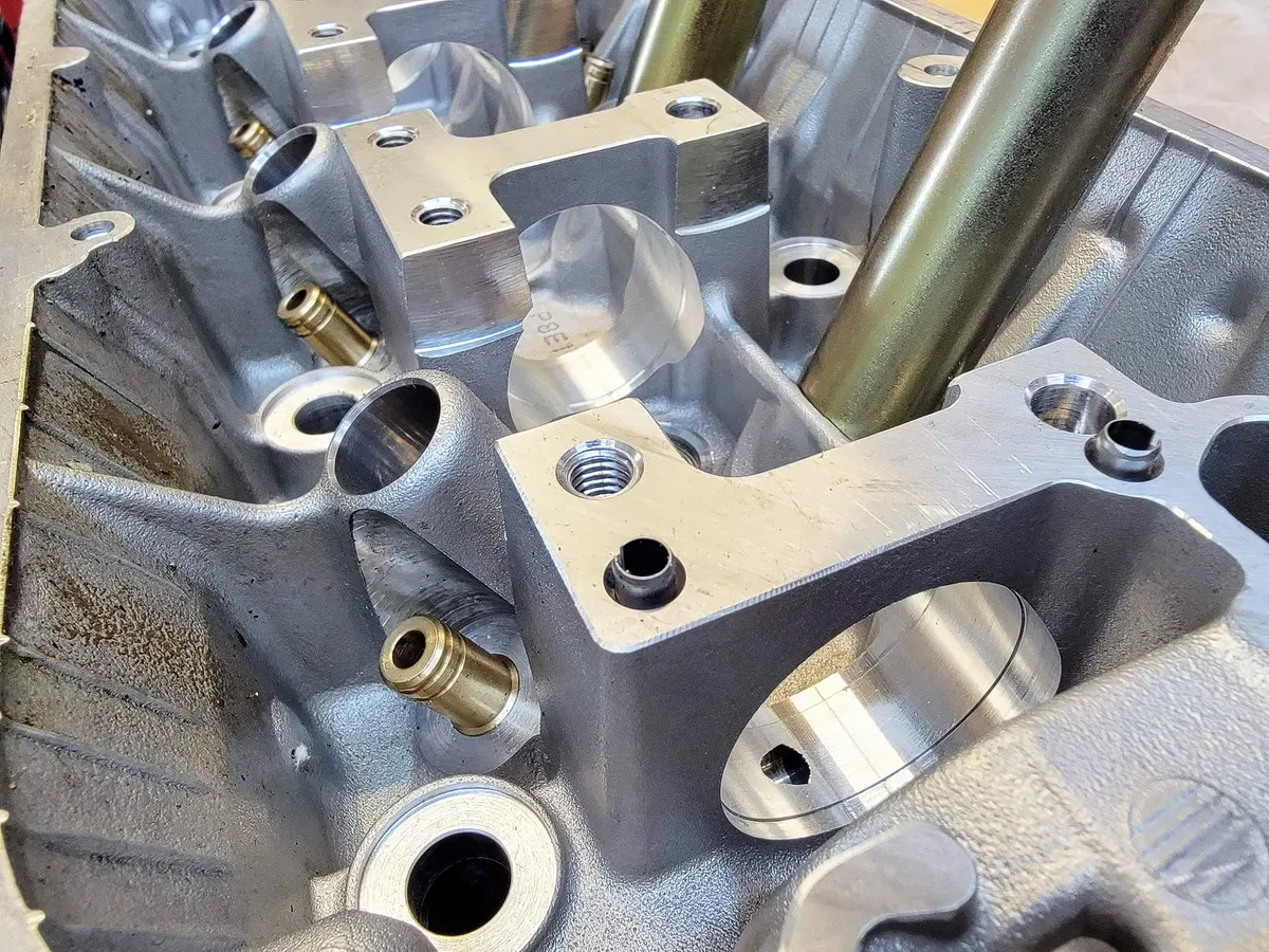 Polish J Series Cylinder Head Camshaft Journals 1