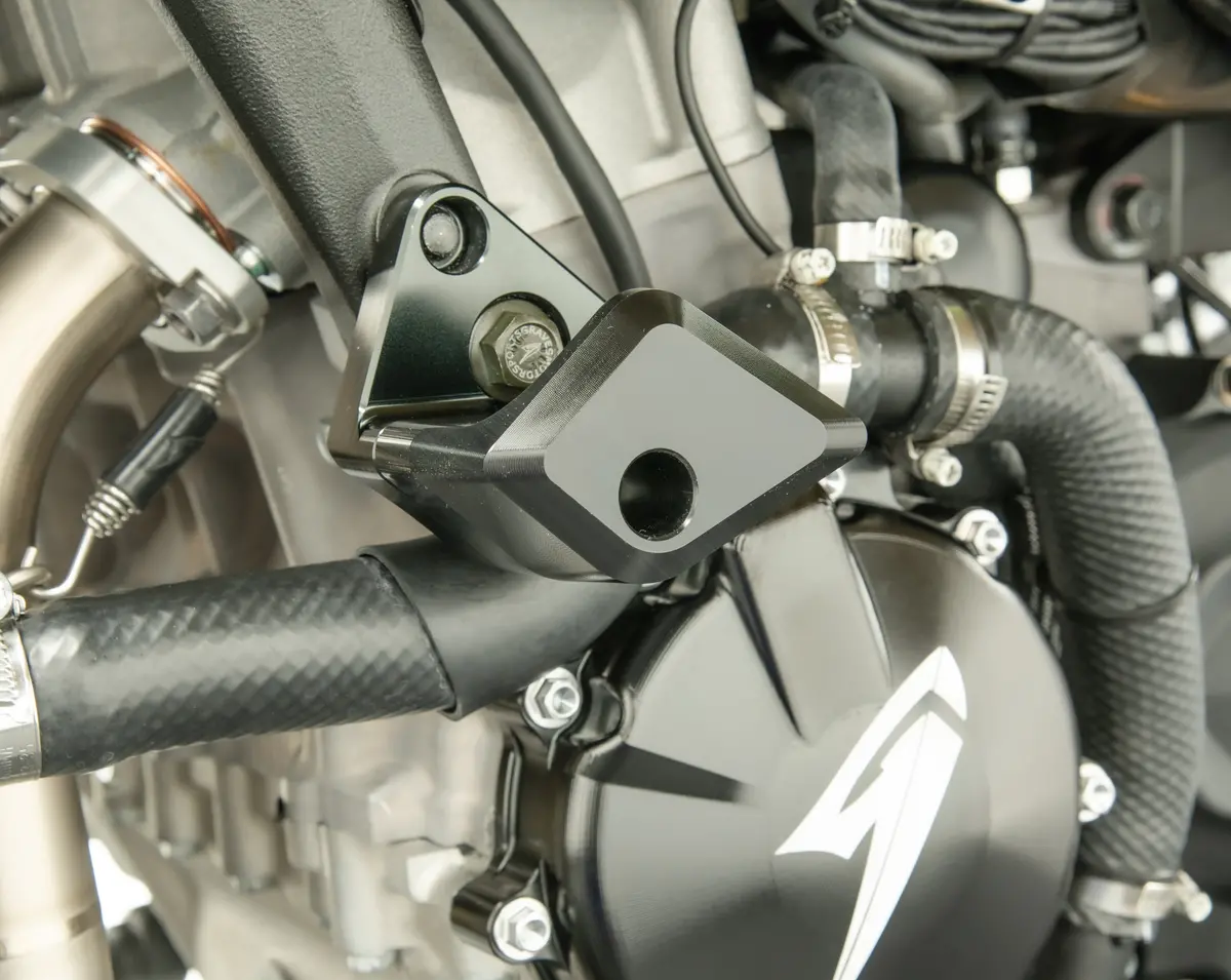 Kawasaki Zx-6R Frame Sliders 2