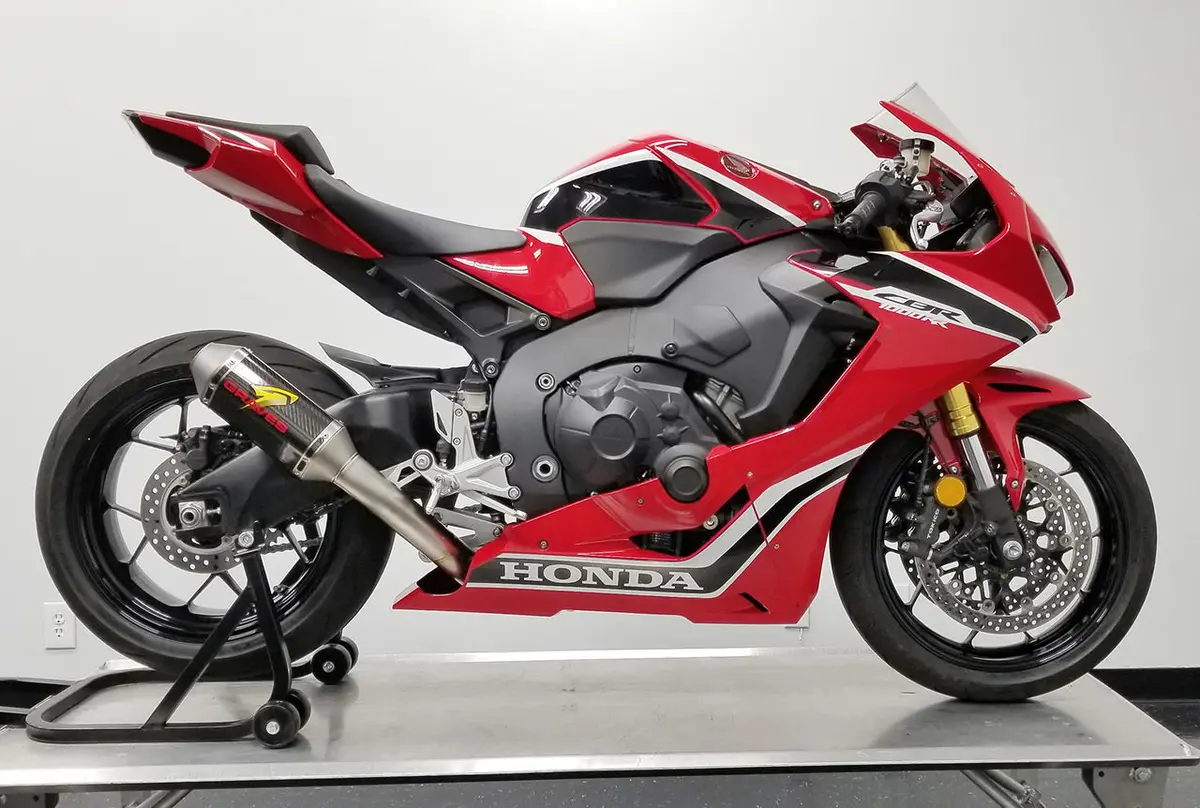 Honda Cbr1000rr Full Titanium Exhaust System - Carbon Silencer 1