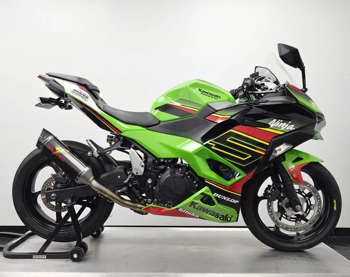 Graves Motorsports Kawasaki Ninja 400 + Ninja 500 Full Link Stainless / Carbon Exhaust System Exk-24Ex5-Fsc 1