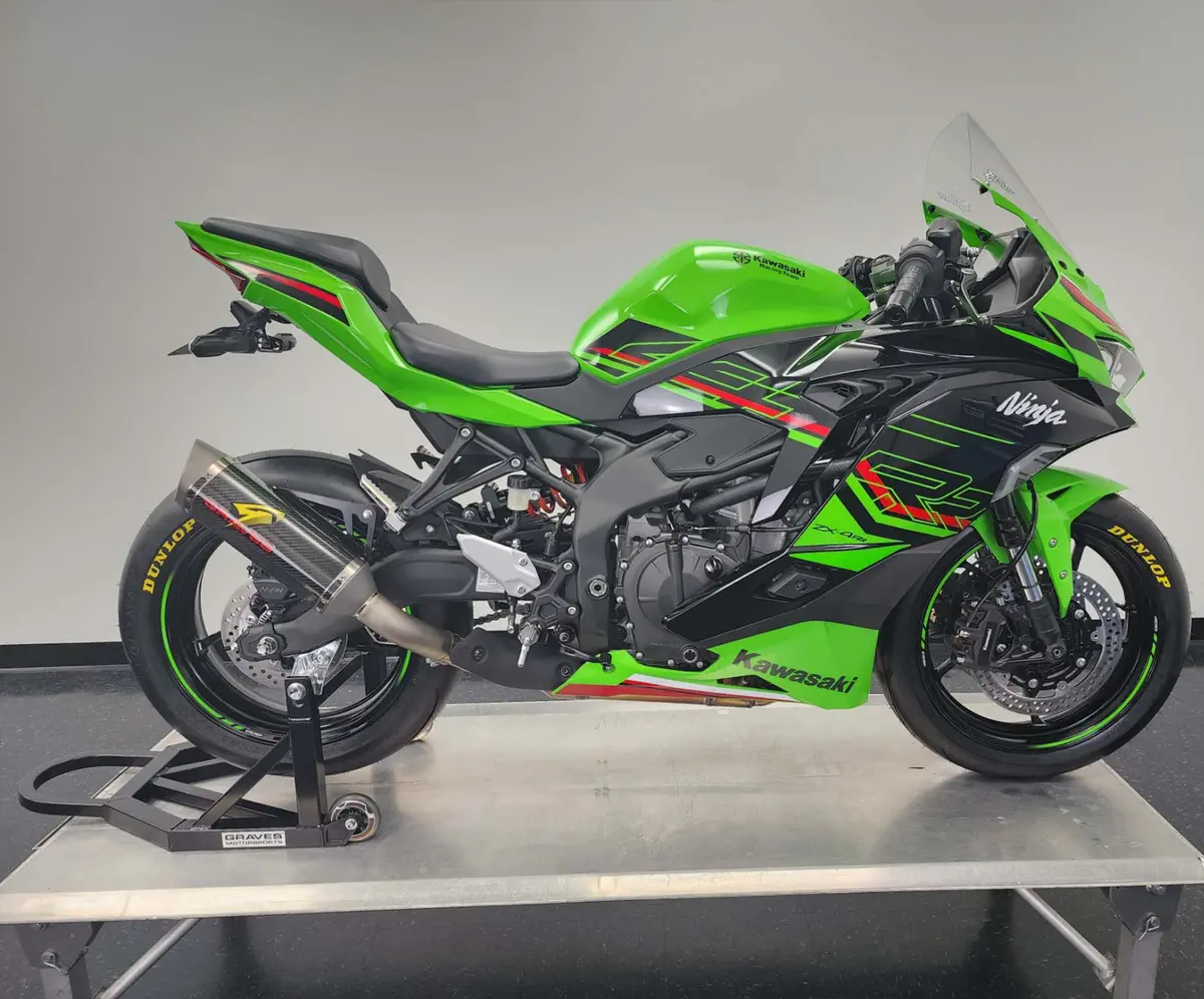 Kawasaki Zx-4Rr Cat-Back Slip-On Carbon Exhaust 2