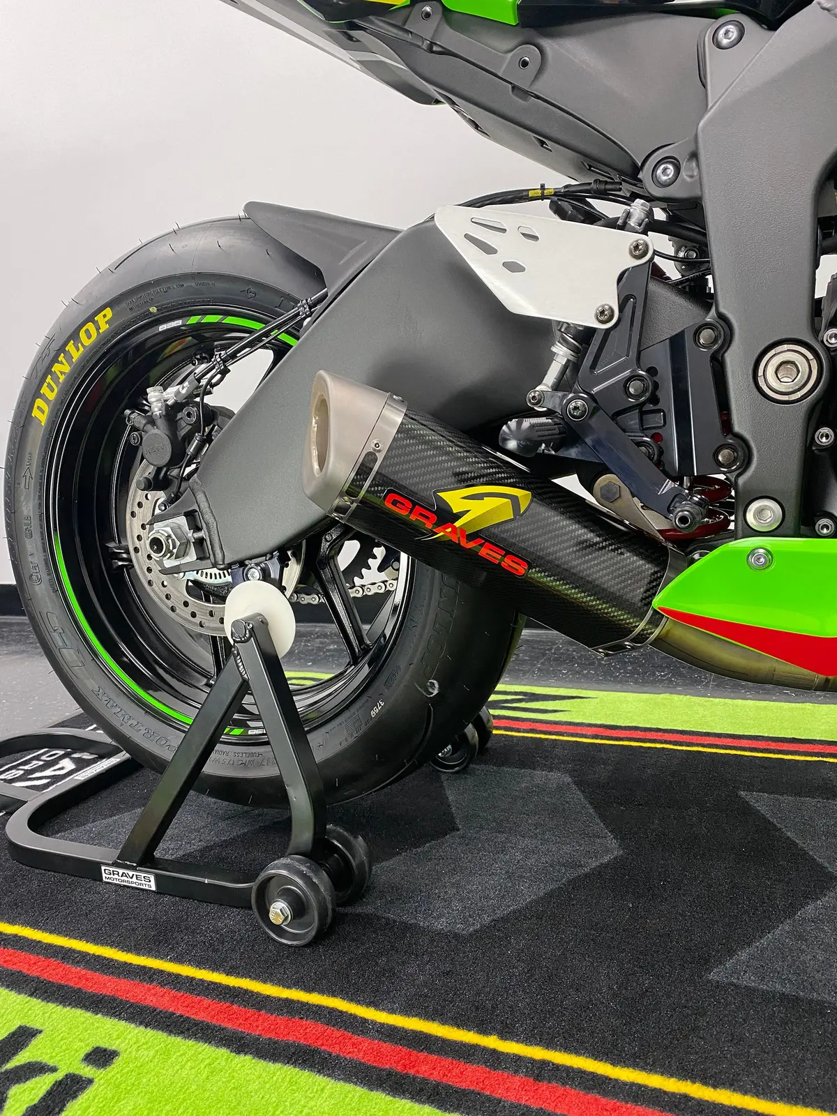 Kawasaki Zx-6R Cat-Back Slip-On Carbon Exhaust 1