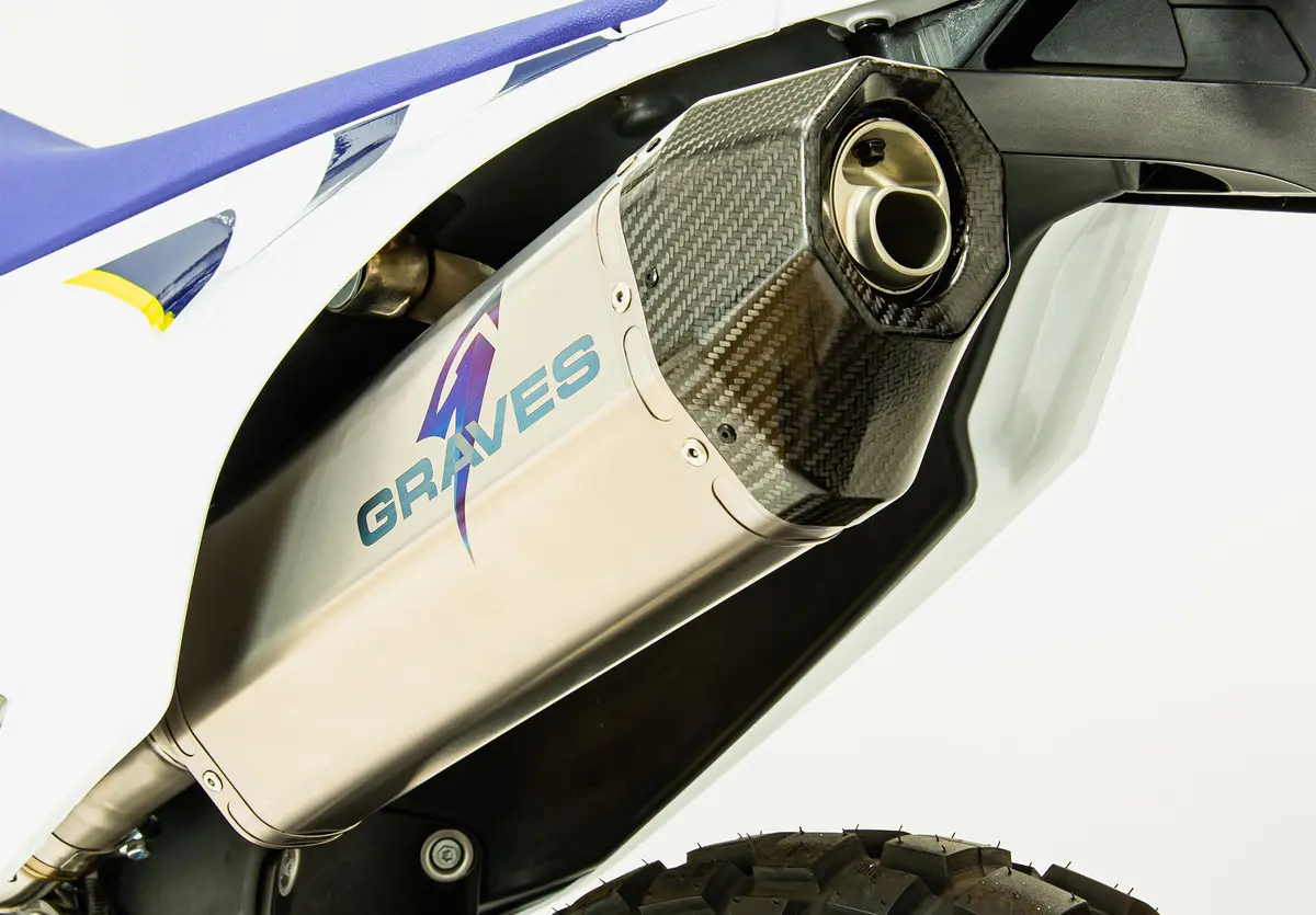 Ktm 690 Enduro R - Husqvarna 701 Enduro R Titanium Slip-On Exhaust - Carbon End Cap 2