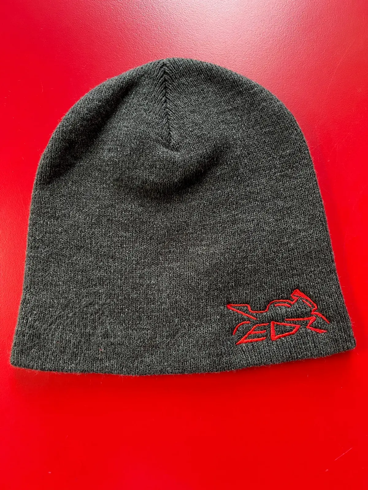 Edr Performance Gray Beanie Hat Light Or Dark 2