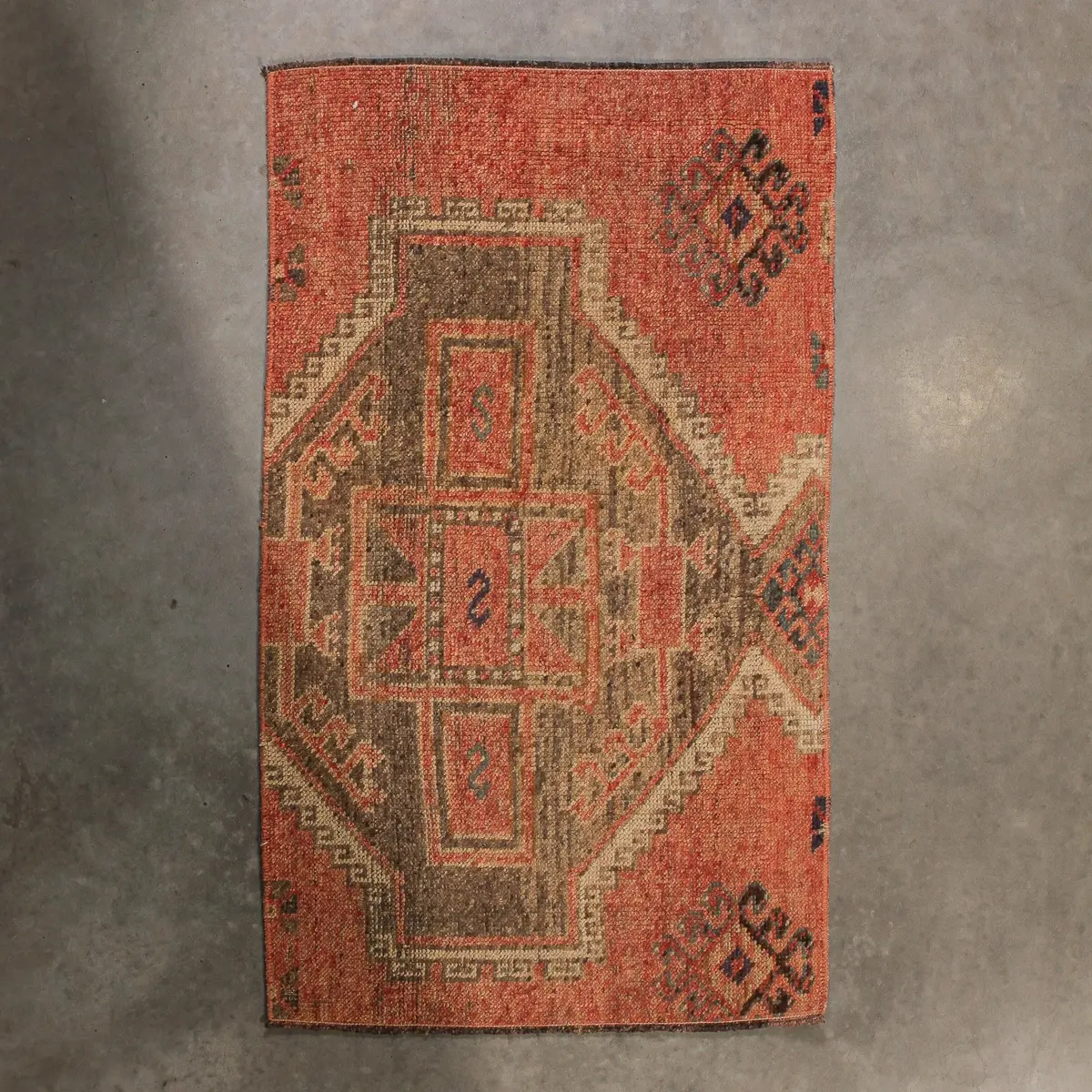 Ahenk Vintage Anatolian Accent Rug 1