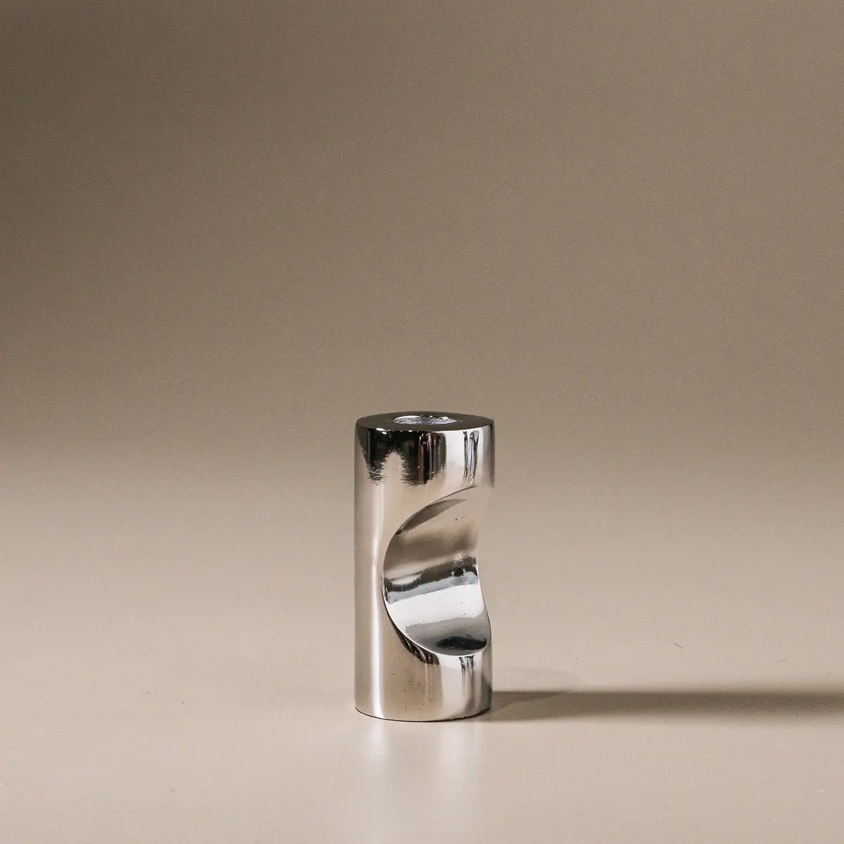Brilla Candlestand Short 1