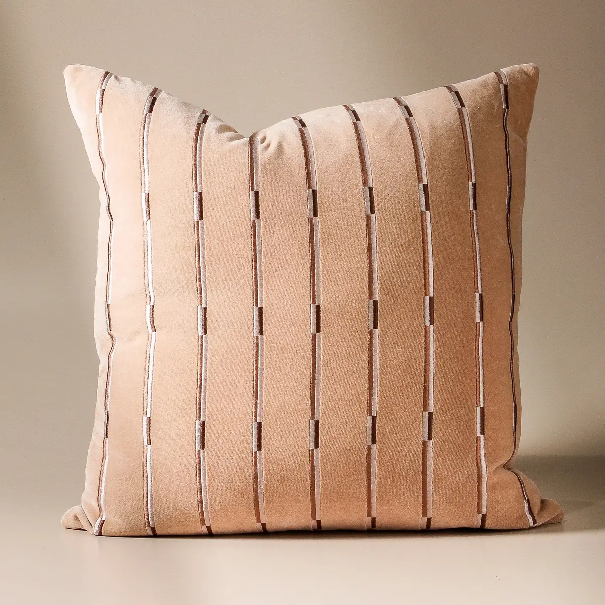 Eden Cushion 55X55cm - Nougat 1