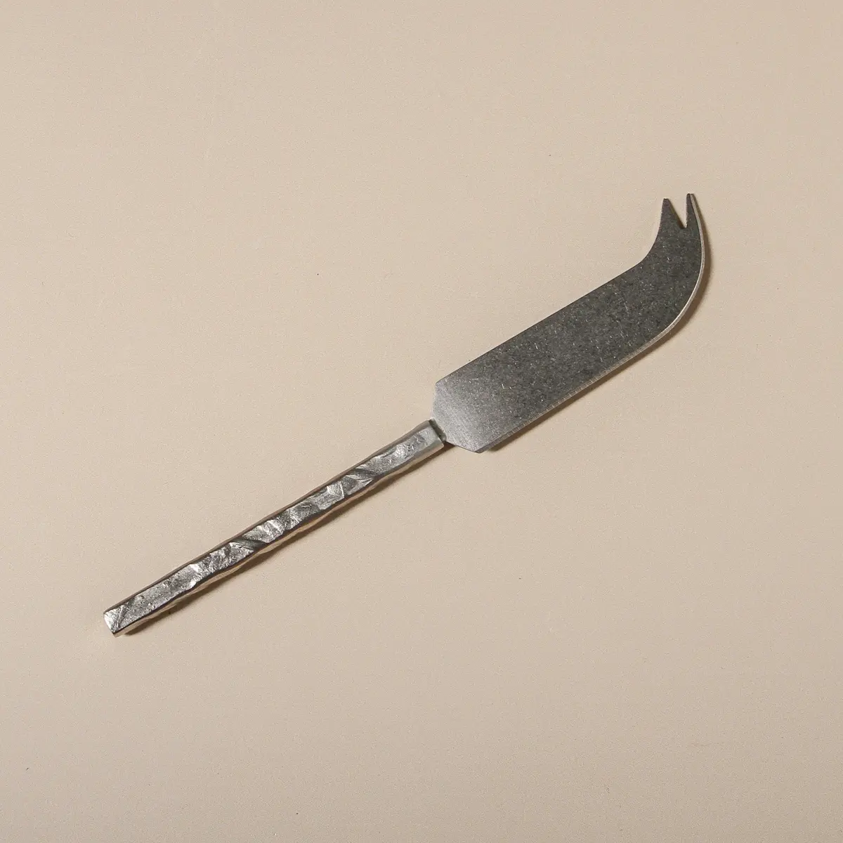 Etcher Cheese Knife 1