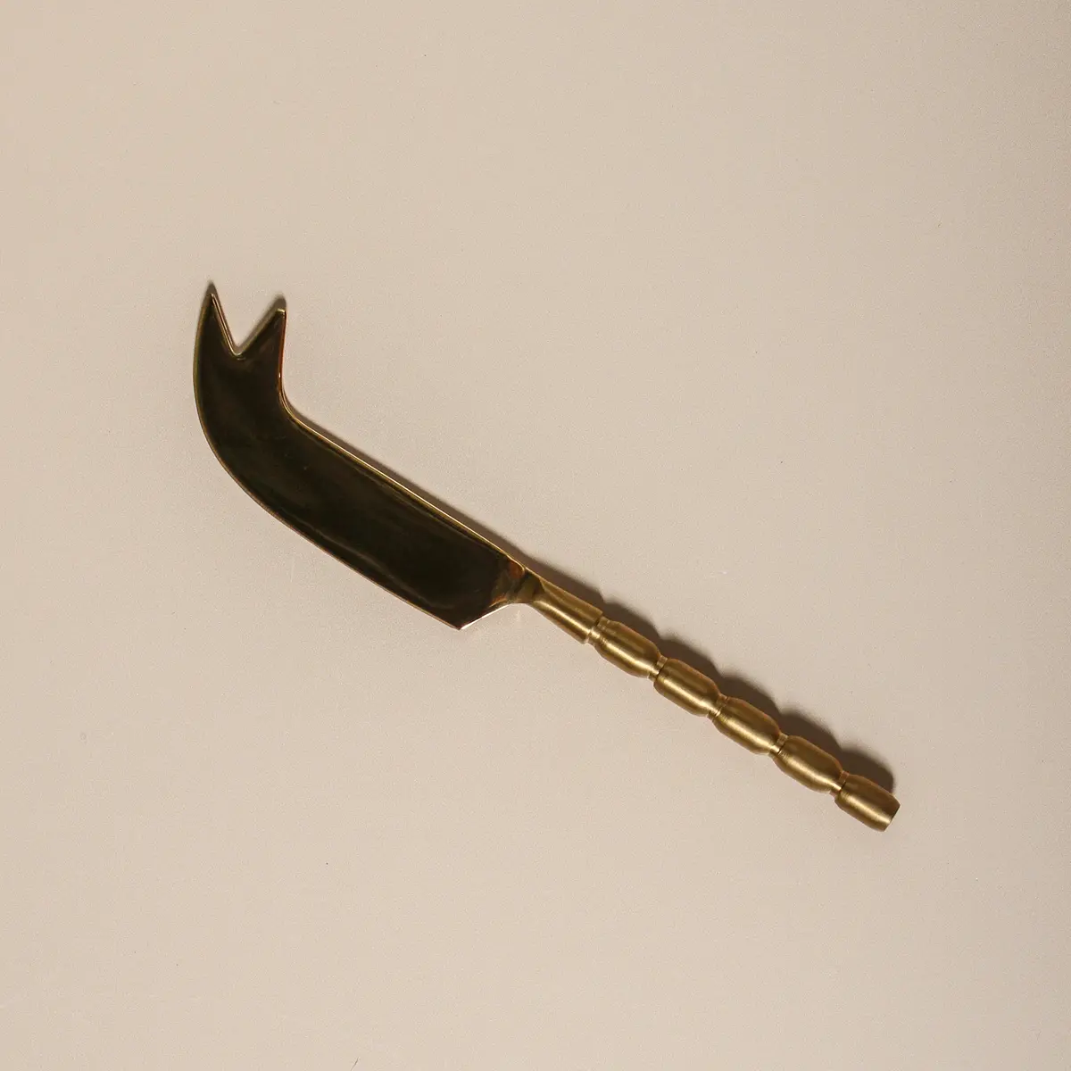Form Cheese Knife 1