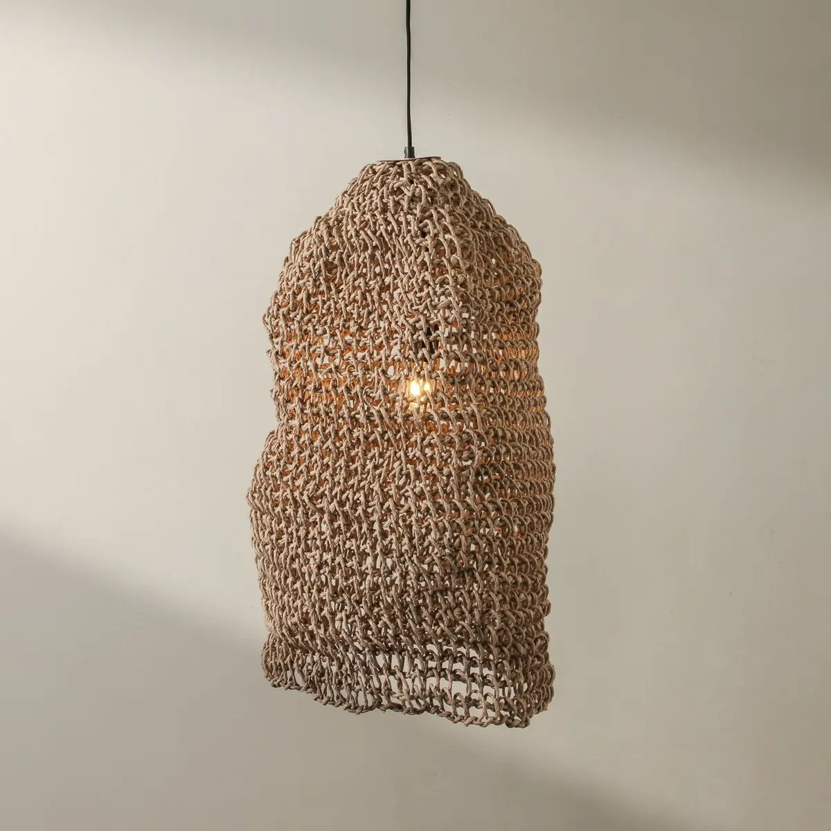Husk Pendant Natural 1