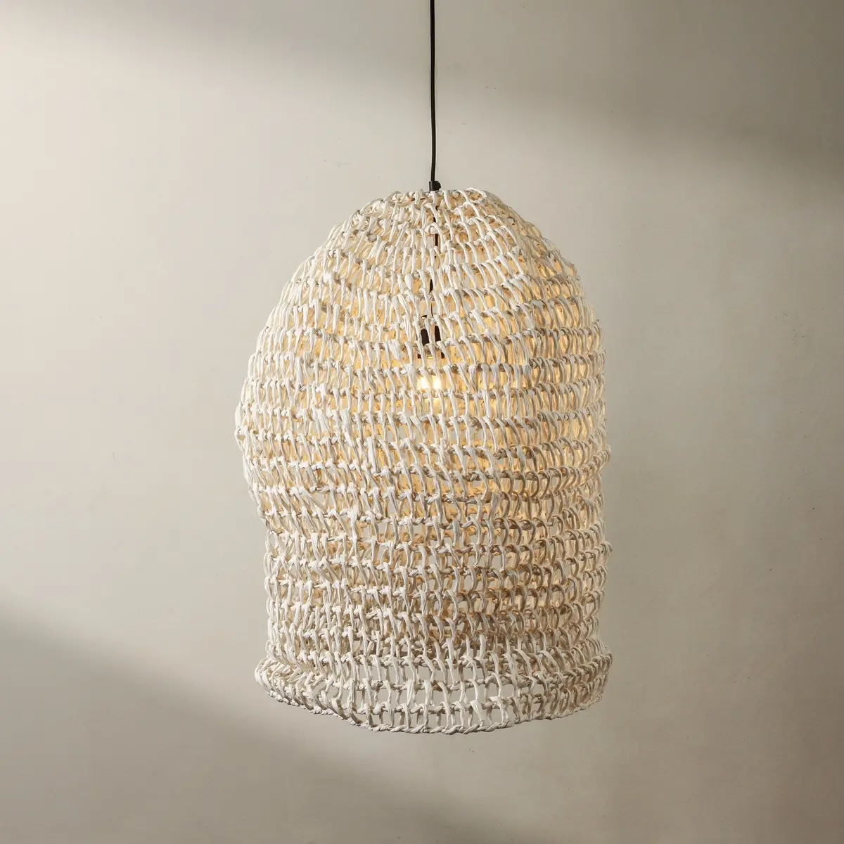 Husk Pendant White 1