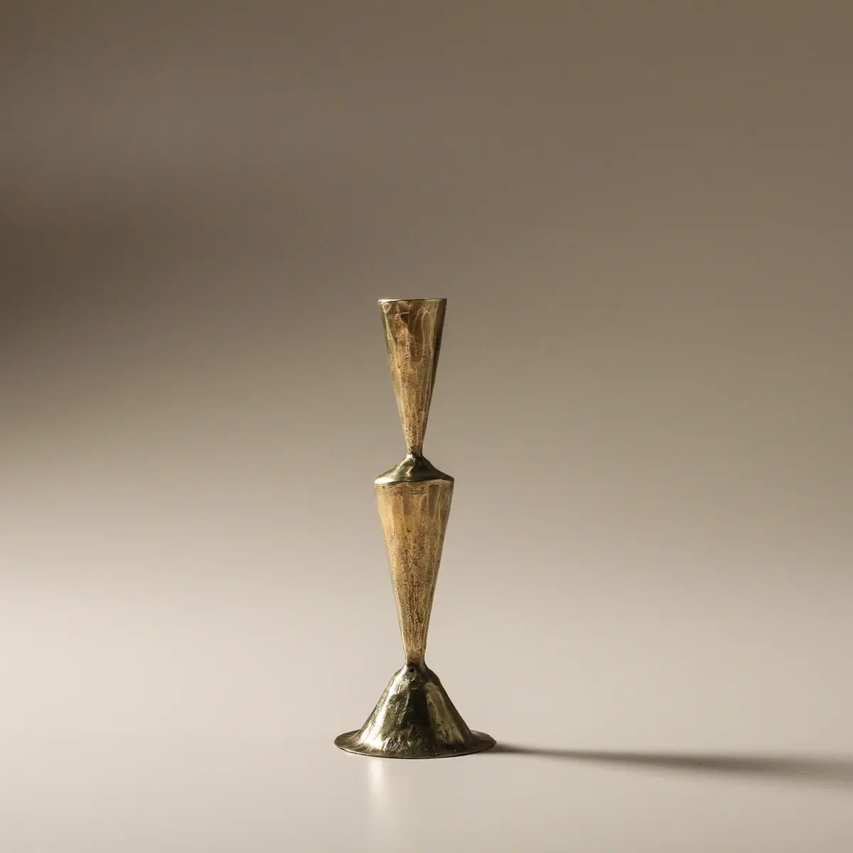 Iris Candlestand 1