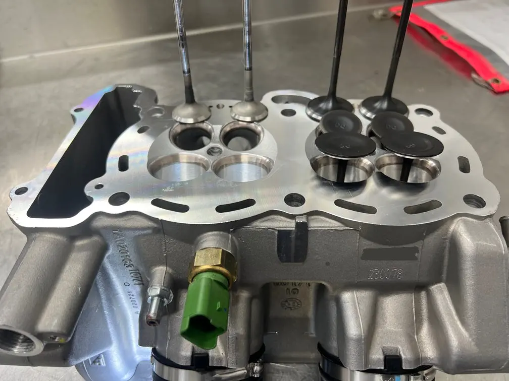 Edr Performance Ktm 790 890 Ported Cylinder Head Work Ktm Superhooligan Winning Head 1