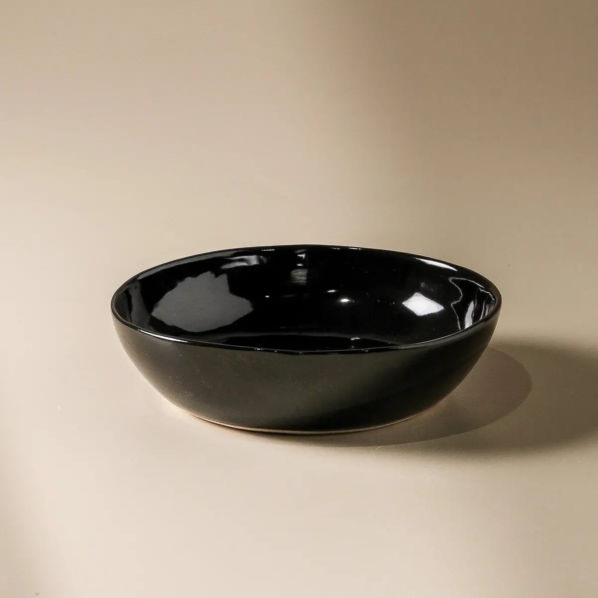 Lge Breakfast Bowl - Gloss Black 1
