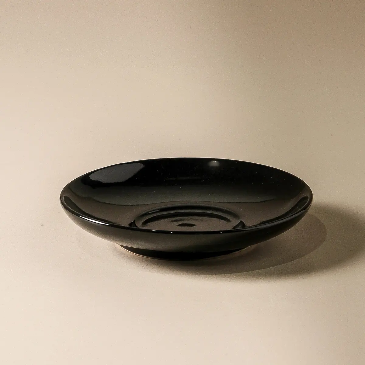 Lux Saucer - Gloss Black 1