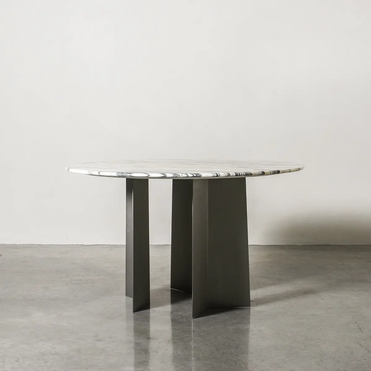 Majesty Dining Table  Marble 1