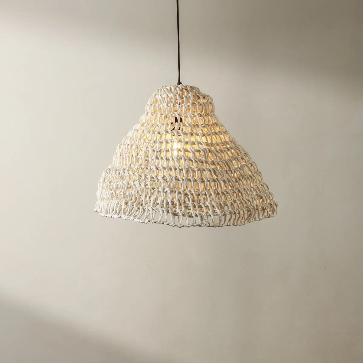Mistral Pendant White 1