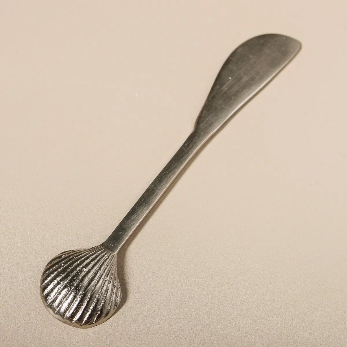 Nautilus Spread Knife 1