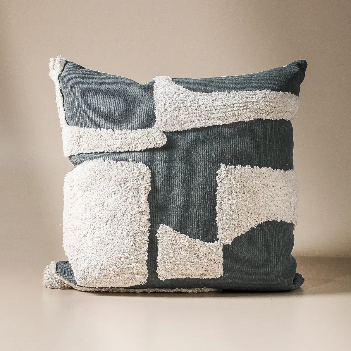 Noah Cushion Storm 1