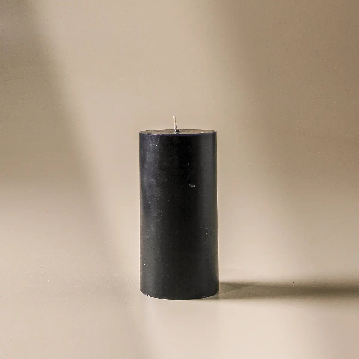 Pillar Candle Black - Medium 1
