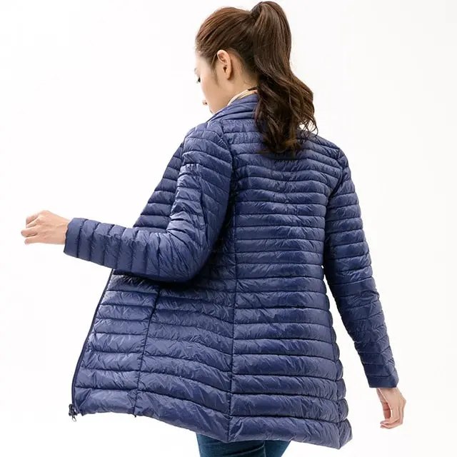 Stay cozy this season with our lightweight yet insulating women's duck down parka—designed for cold weather, snow-ready comfort, and everyday casual style. - Image 5