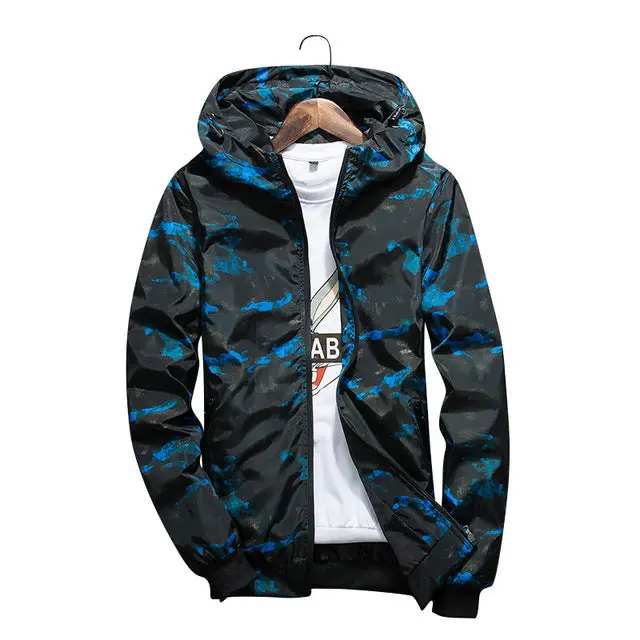 Stylish 2018 men's lightweight hooded windbreaker featuring camouflage print, waterproof fabric, and casual bomber design—ideal for spring and summer outwear. - Image 4