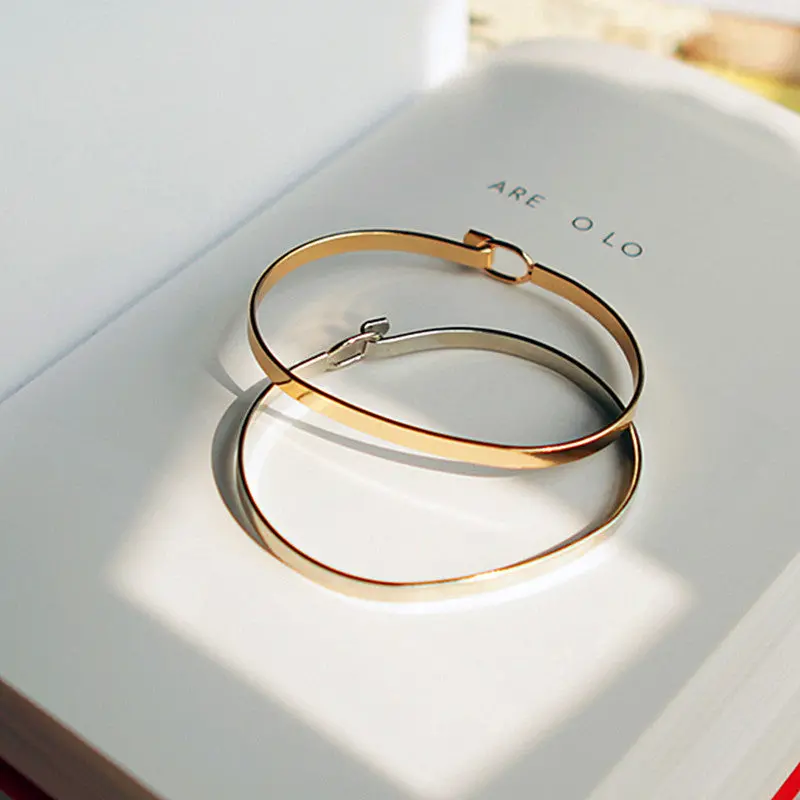 Minimalist Fashion Personality Contracted Fine Gold Bracelet Women's Fashion Beautiful Bracelets Free Send A Bracelet 1