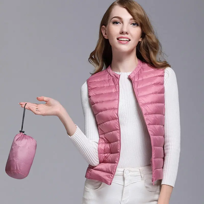 2018New Autumn Women 90% White Duck Down Vest Ultra Light Down Vest Jacket Winter Round Collar Peter Pan Slim Sleeveless Coat 1