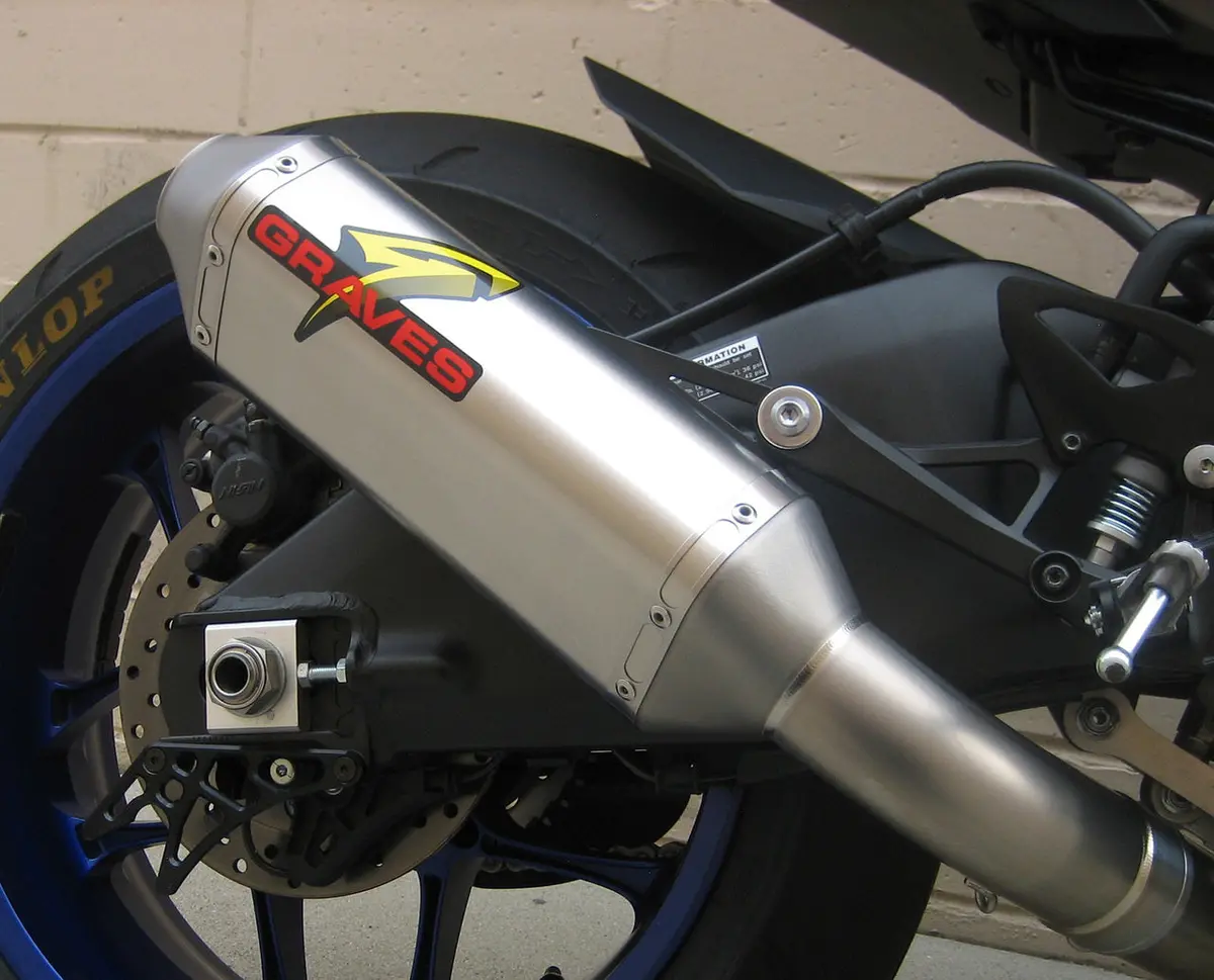 Graves Motorsports Yamaha R1 Cat Eliminator Titanium Exhaust 1