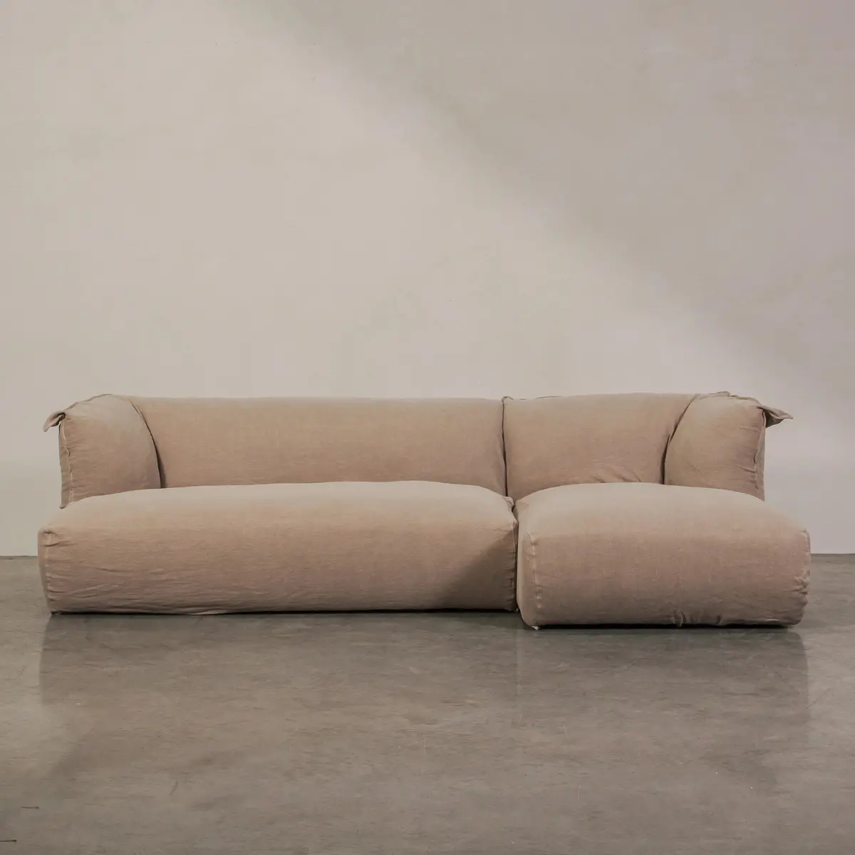 Serene Right Chaise Sofa - Linen 1