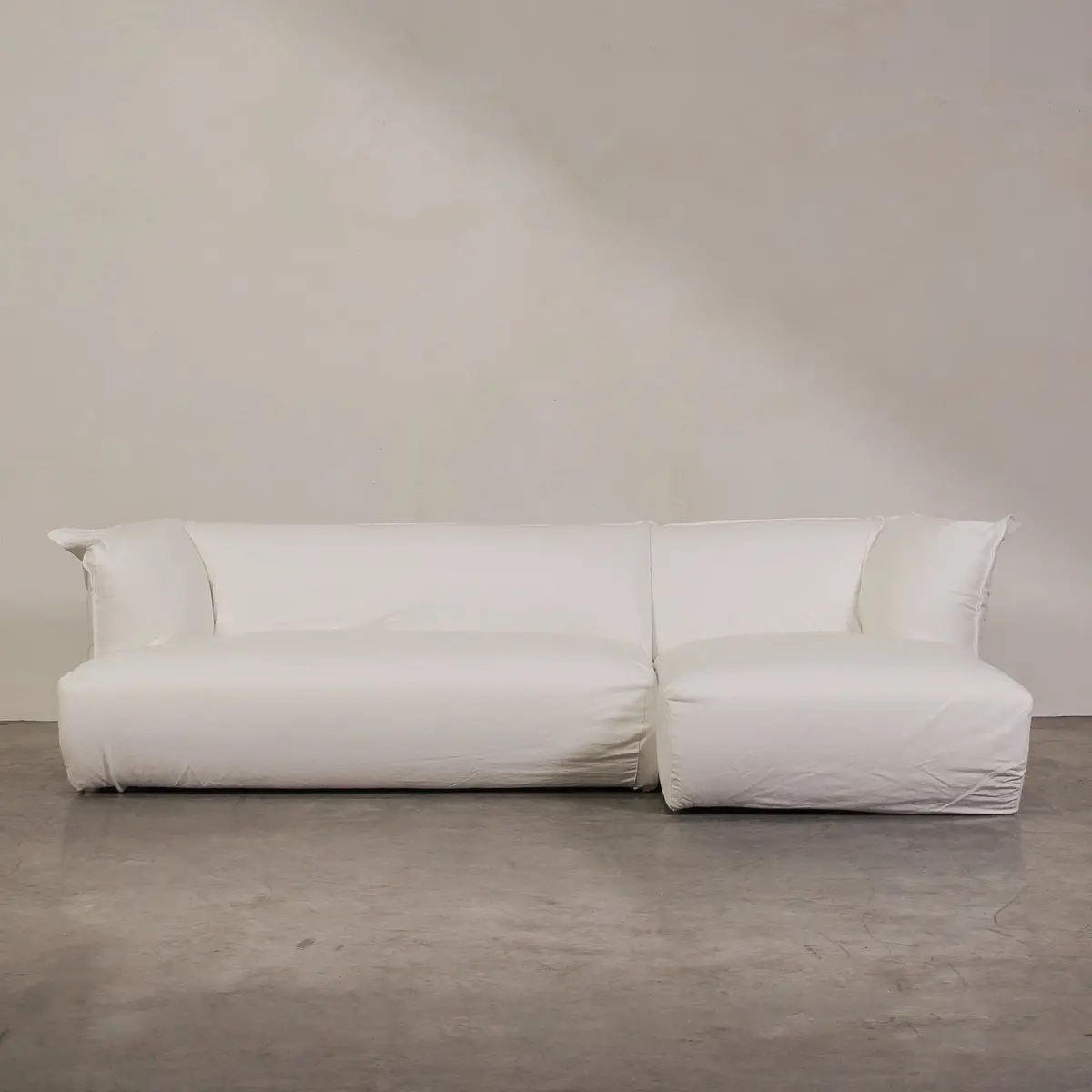 Serene Right Chaise Sofa - White 1