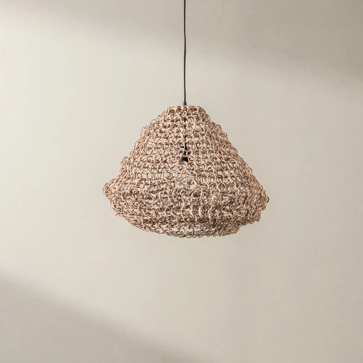 Skye Pendant Sand 1