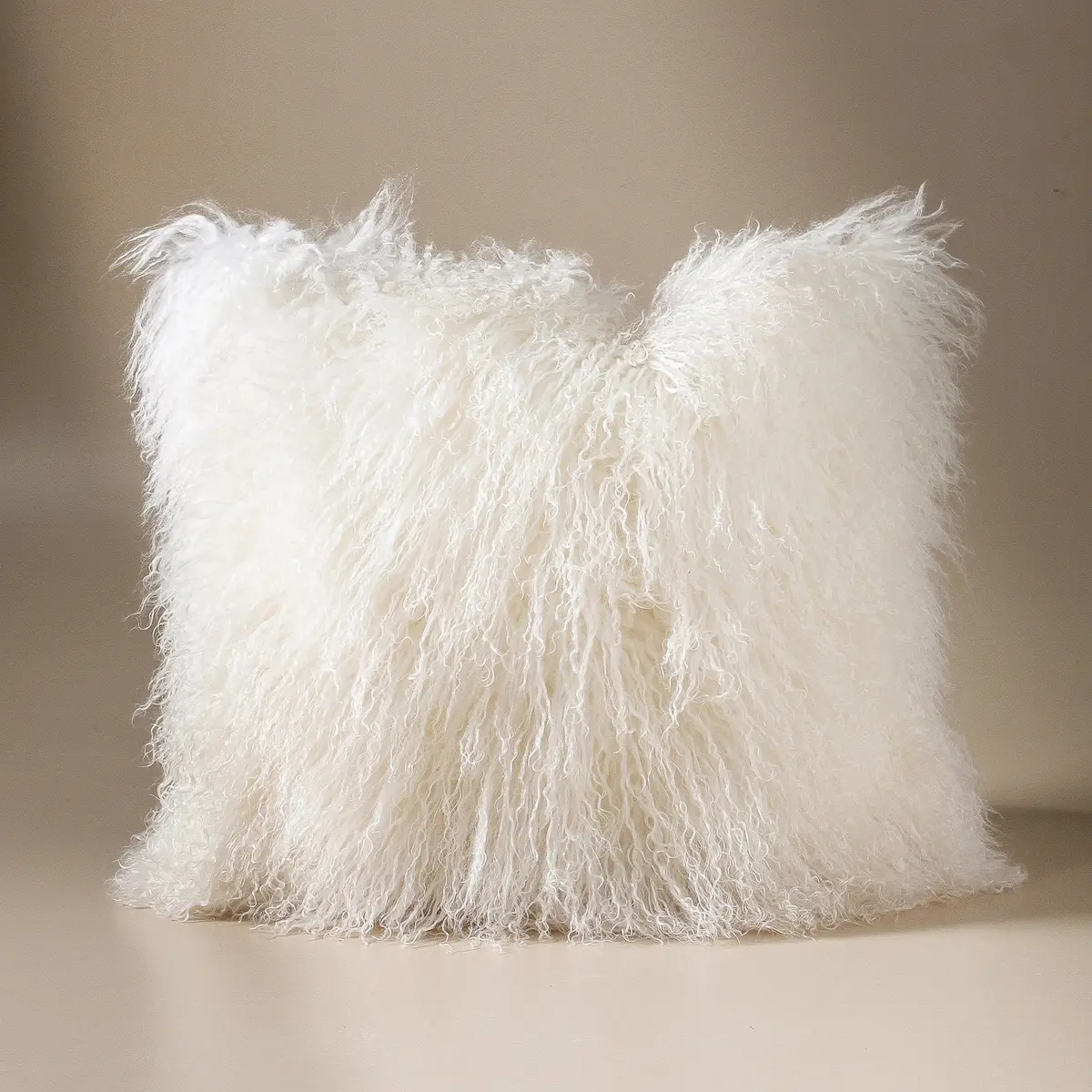 Tibetan Fur Cushion Med 50X50 White 1