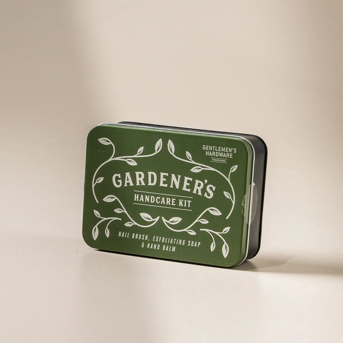 Tin Gift Set: Nail Brush, Soap, Balm 1